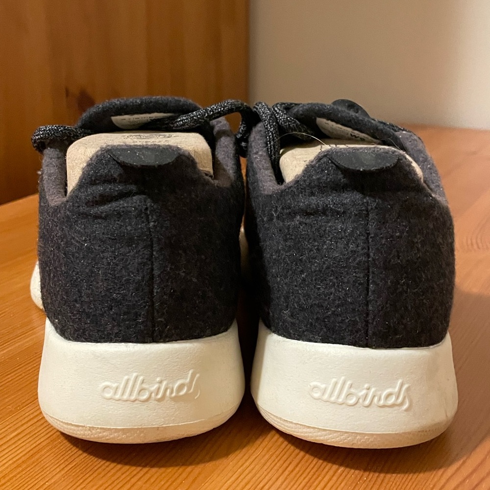 Allbirds Wool Runner, W9 - Picture 2 of 6